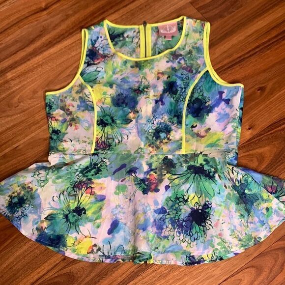 Colorful summer fitted peplum top with full zipper back.  Sexy summer shirt - Picture 1 of 6